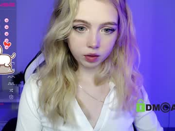 Nude girl small_blondee image #3594448