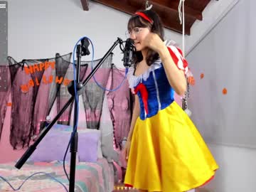 Nude girl little_effy18 image #2872242