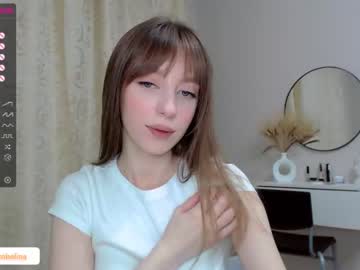 Nude girl shy_thumbelina image #3053334