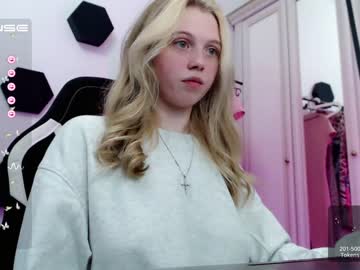 Nude girl small_blondee image #4273184