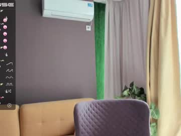 Nude girl small_blondee image #1614894