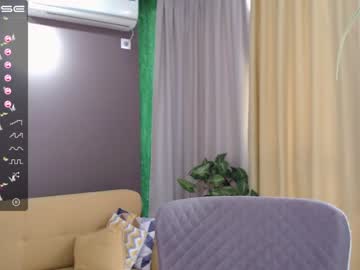 Nude girl small_blondee image #1572395