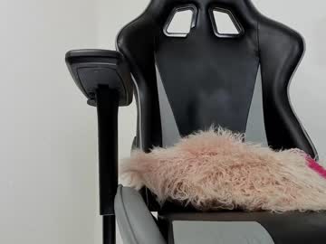 Nude girl alice_n_wooderland image #2136048