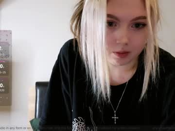 Nude girl small_blondee image #6425652