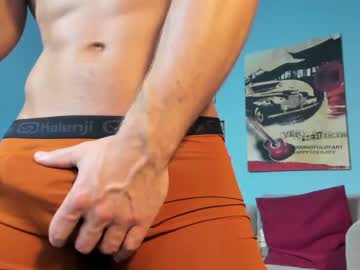 rolandmuscle nude cam