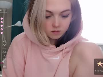 Nude girl small_blondee image #5469087