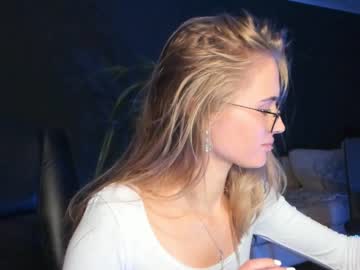 Nude girl linellali image #2851318