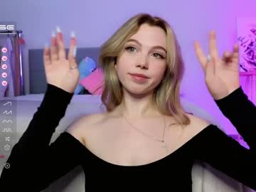 Nude girl small_blondee image #4716378