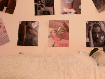 Nude girl emilia_me image #2046211