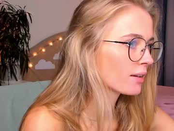 Nude girl linellali image #2658322