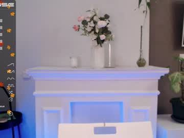 Nude girl small_blondee image #2887087