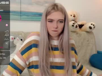 Nude girl small_blondee image #1107661