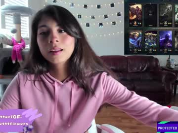 Nude girl violetttflowers image #4656154