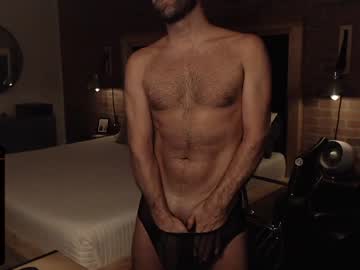 Nude man bareleeworking image #17039