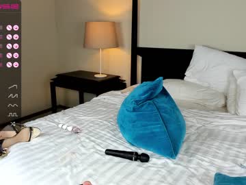 Nude girl alice_n_wooderland image #3379548