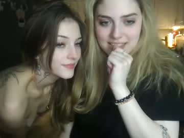 Nude couple snowxbunny1228 image #6434674