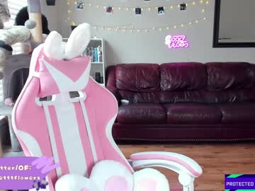 Nude girl violetttflowers image #4704893