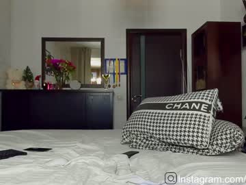 Nude girl oh_julie image #552140