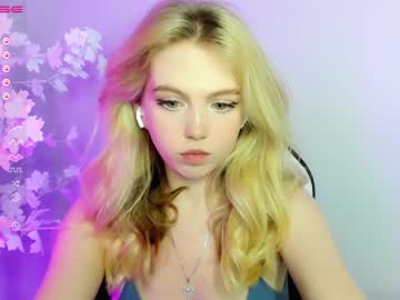 Nude girl small_blondee image #3732867