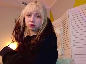 Nude girl y_u_m_i_k_a image #4294652