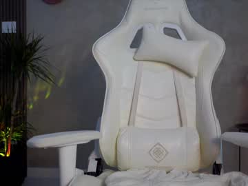 Nude girl xoxo_emma image #2060633