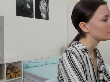 Nude girl riveting_magnet image #6195394