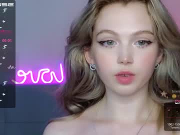 Nude girl small_blondee image #4602759