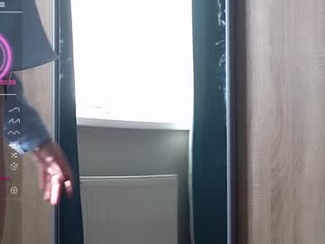 Nude girl small_blondee image #5304055