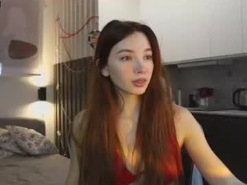 Nude girl _guesswhat_ image #3379922