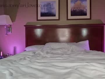 Nude couple ari_lovexo image #4478176