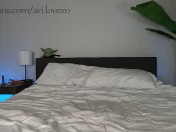 Nude couple ari_lovexo image #4155136