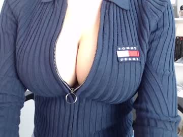 Nude girl eat_mee_out image #1975466