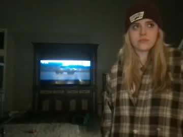 Nude couple snowxbunny1228 image #6441186