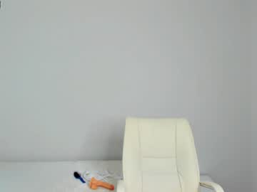 Nude girl maeve_min image #3180785