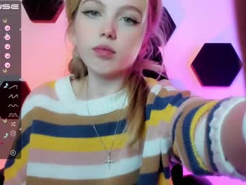 Nude girl small_blondee image #3934771