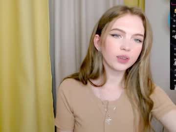 Nude girl small_blondee image #2979197