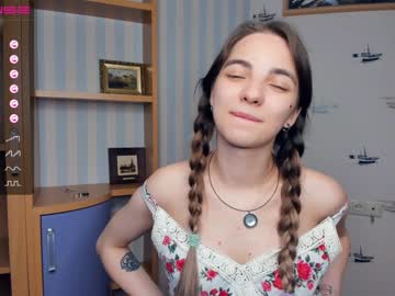 Nude girl shy_media image #4394376