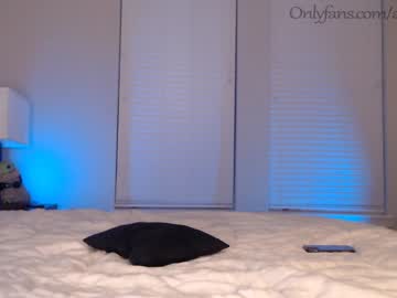 Nude couple ari_lovexo image #2931660