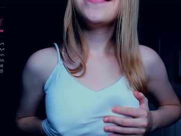 Nude girl hug_honestly image #5792434