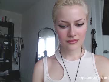 Nude girl _mllymoore_ image #2201830