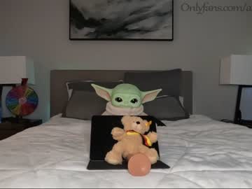 Nude couple ari_lovexo image #2093603