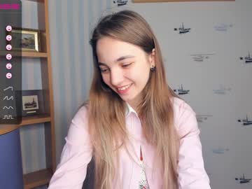 Nude girl shy_media image #4350758