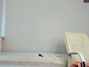 Nude girl maeve_min image #3180585