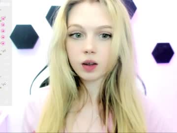 Nude girl small_blondee image #3971481