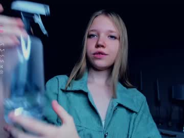 Nude girl hug_honestly image #5792335