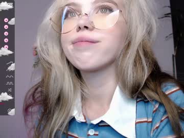 Nude girl small_blondee image #2579201