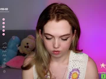 Nude girl small_blondee image #4653244