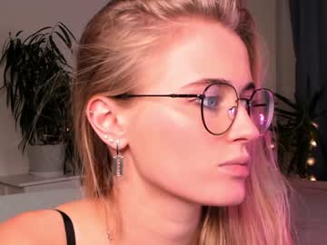 Nude girl linellali image #2707790