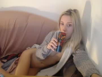 barelylegalblondy nude cam