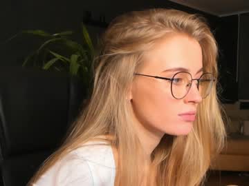 Nude girl linellali image #2786860